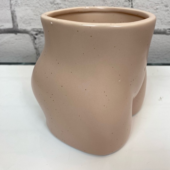 Hallops Female Form Butt Sculpture Ceramic Planter Beige Succulent Planter NWT - Picture 3 of 8